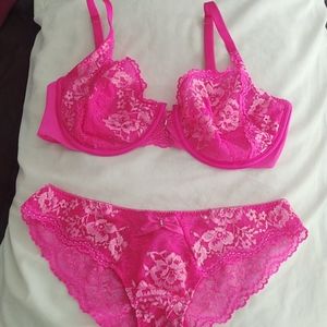 Victoria's secret bra and panty set